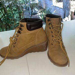 Worker-boot styles women’s boots